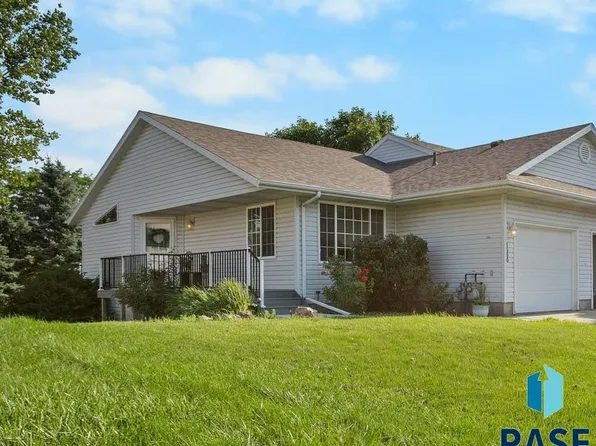 1500 E Northstar Ln, Sioux Falls, SD 57108