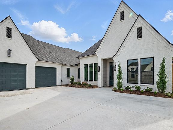 3rd image of 102 Sabal Leaf Ln