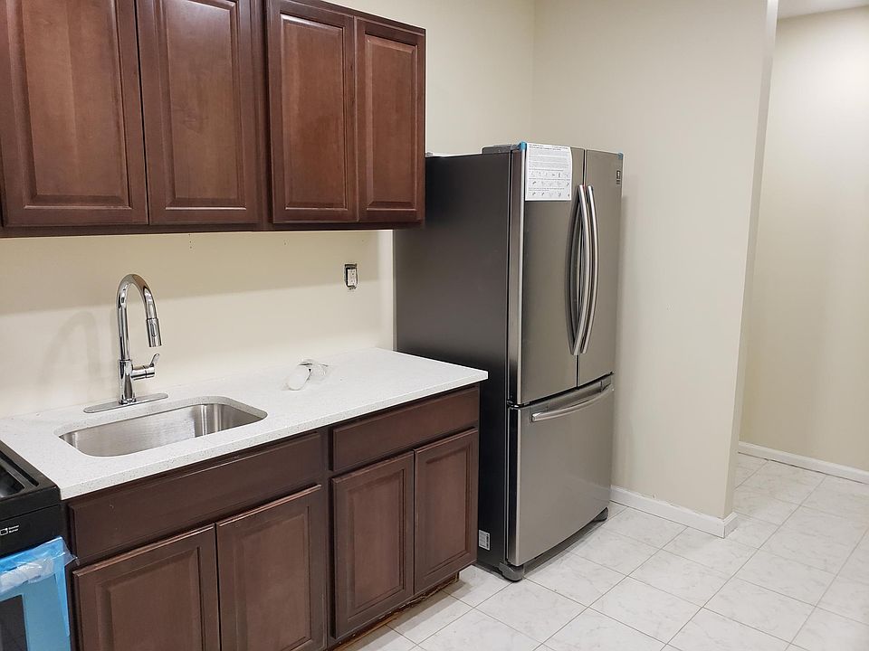 1st image of 1471 Ovington Ave #1