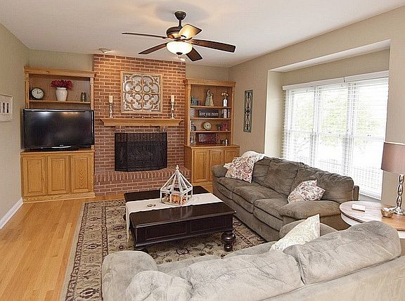 5th image of 734 Highland Dr