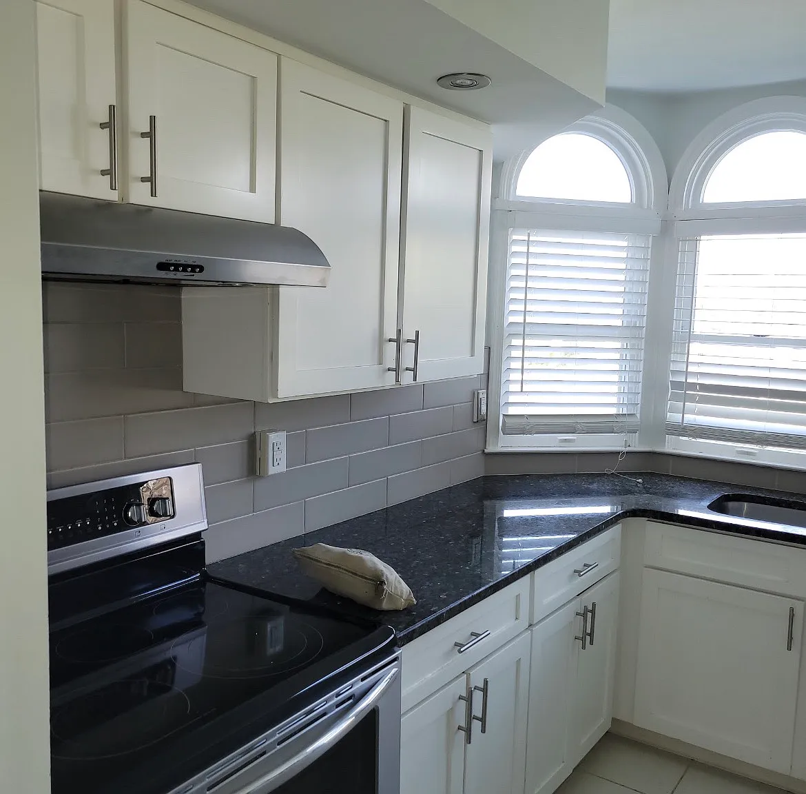 4 bed, 2784 sqft, $2,975 — Photo 4