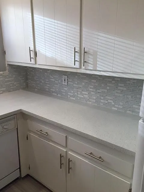 3 bed, 1200 sqft, $5,400 — Photo 2