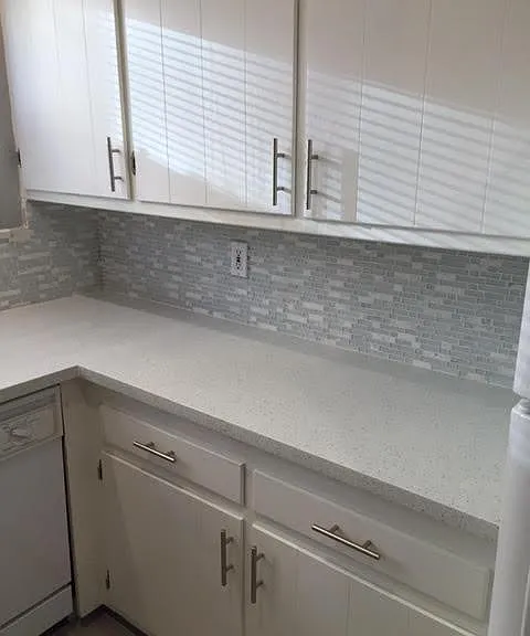 650 Levering Ave — Photo 2