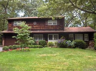 8 Musket Pl, East Setauket, NY 11733