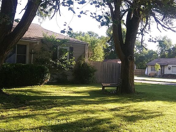 2nd image of 1110 W Republic Ave