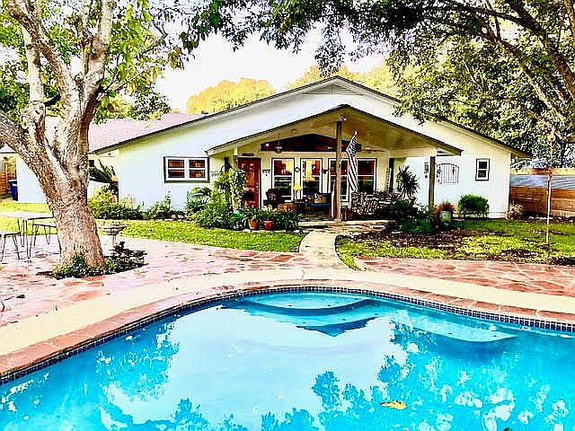 1st image of 447 Kerlick Ln