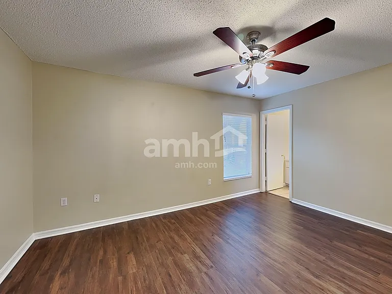 7831 Chadwick Dr — Photo 9