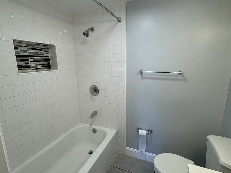 915 E Lake Ave #1 — Photo 4