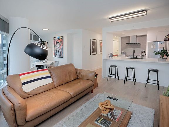 4th image of 1288 Alberni St #703