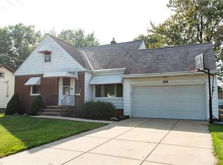 1604 Winchester Rd, Lyndhurst, OH 44124