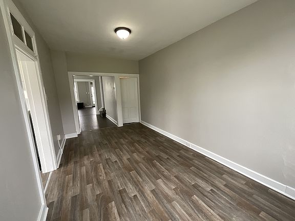 4th image of 60 Church St