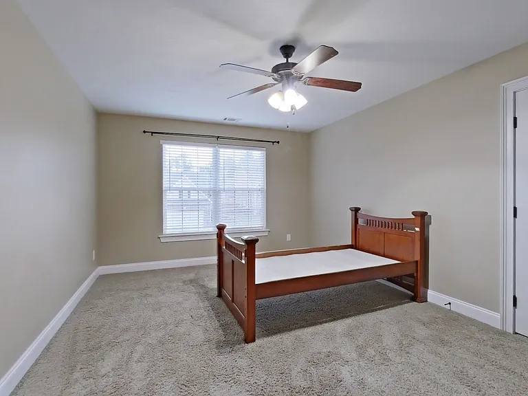 611 Baldwin Pl — Photo 2