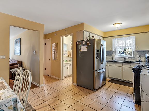 5th image of 3129 N Nashville Ave APT 1W
