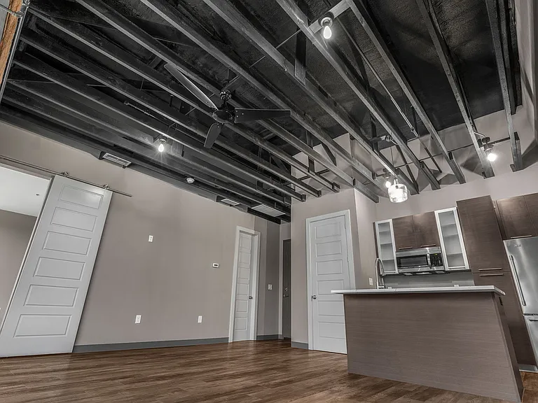 905 9th St #LOFT G — Photo 8