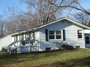 30 Priscilla Ln, Lockport, NY 14094