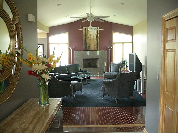 Huge Great Room for Entertaining