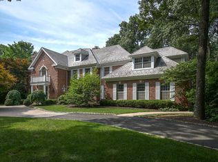 2 Buckingham Ct, Mendham, NJ 07945