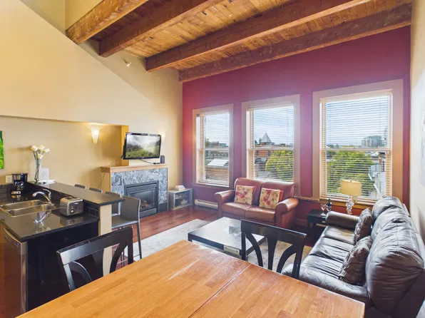(undisclosed Address), Victoria, BC V8W 1N5