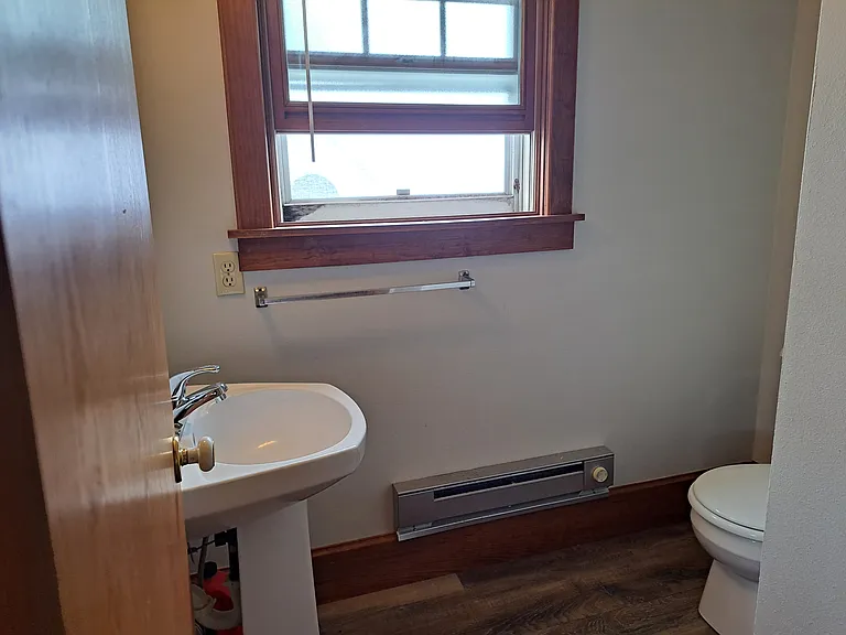 208 W Main St — Photo 5