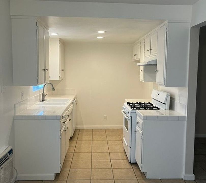 1st image of 3141 W Lanerose Dr APT 10