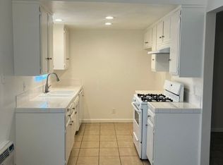 3141 W Lanerose Dr APT 10, Anaheim, CA 92804