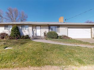 515 SE 5th St, College Place, WA 99324