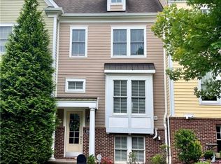 1303 Village Ln, Bridgeville, PA 15017