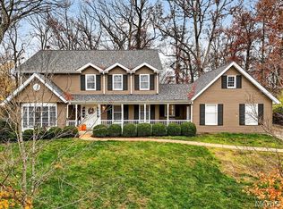 15966 Quiet Oak Rd, Chesterfield, MO 63017