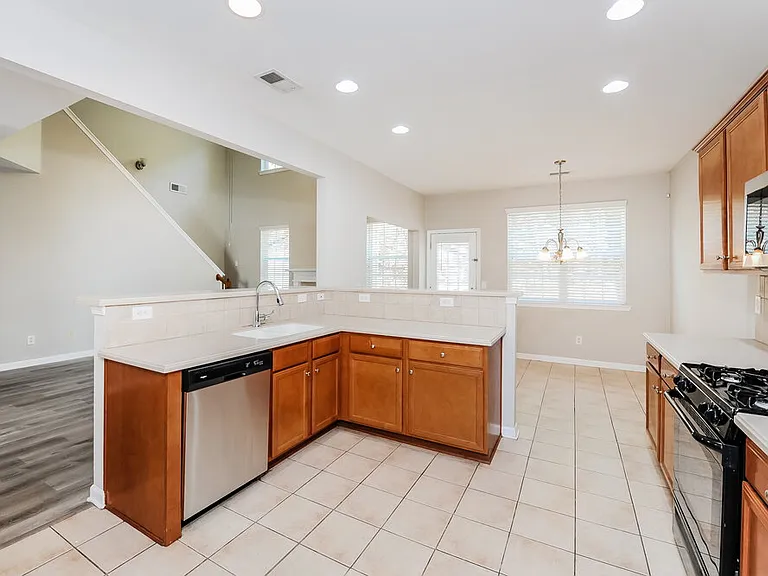 840 Topaz Valley — Photo 10