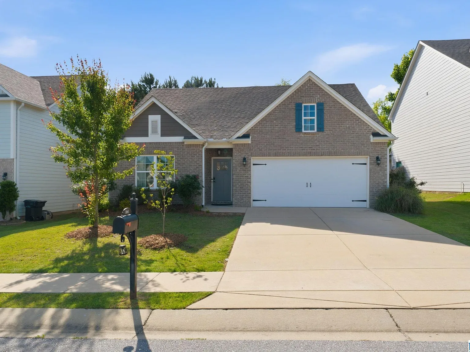 4 bed, 2.0 bath, $2,500 — Photo 1