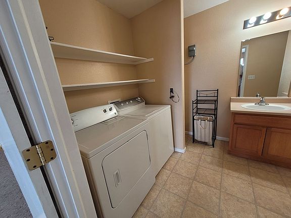 4th image of 912 Symons St APT C