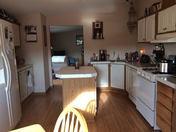 4th image of 405 Township Road 150
