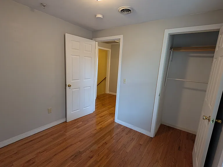 3 Barton St #3 — Photo 16