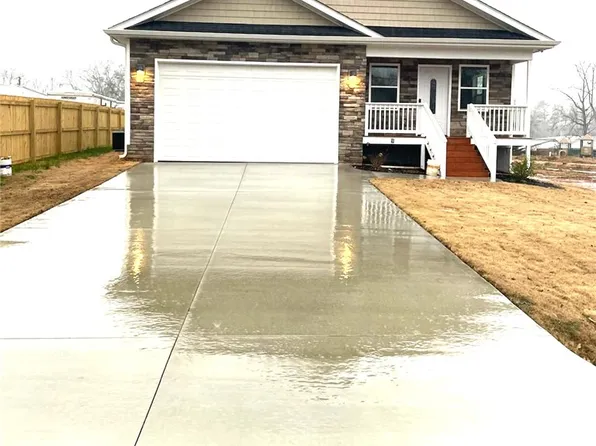 108 Longshore Dr, Belton, SC 29627