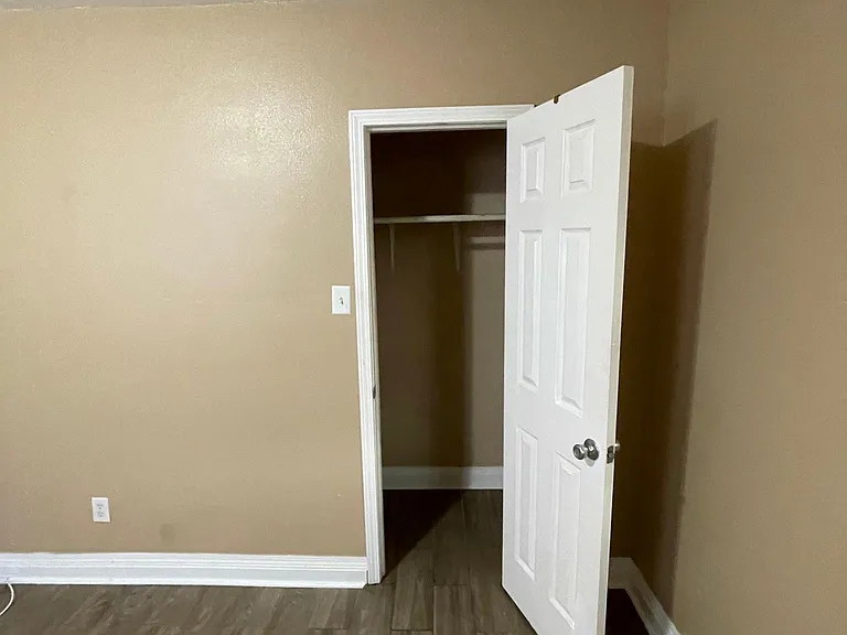 3726 Saint Bernard Ave — Photo 7