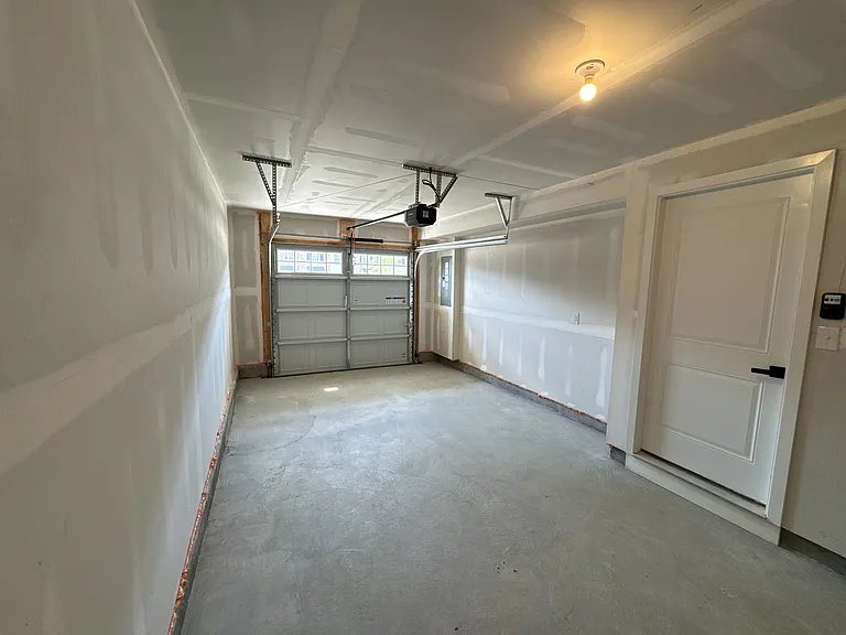 6 Foxwood Dr — Photo 3