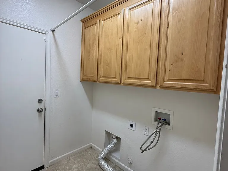 4724 Millner Way — Photo 12