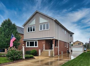 336 N Walnut St, Elmhurst, IL 60126