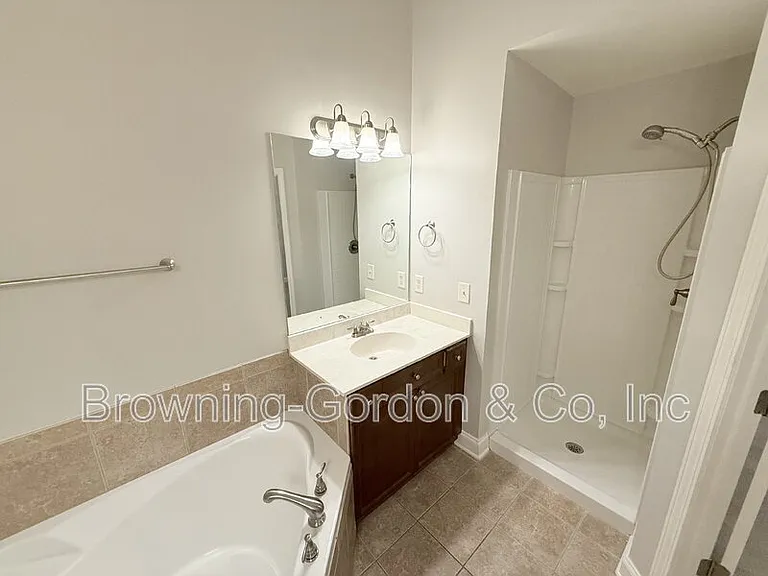 1057 Woodbury Falls Dr — Photo 15
