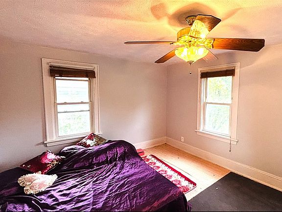 5th image of 362 E Park Blvd