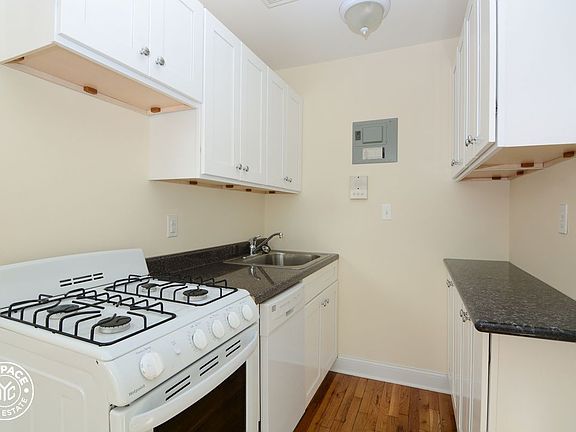 2nd image of 1104 Dean St APT 6