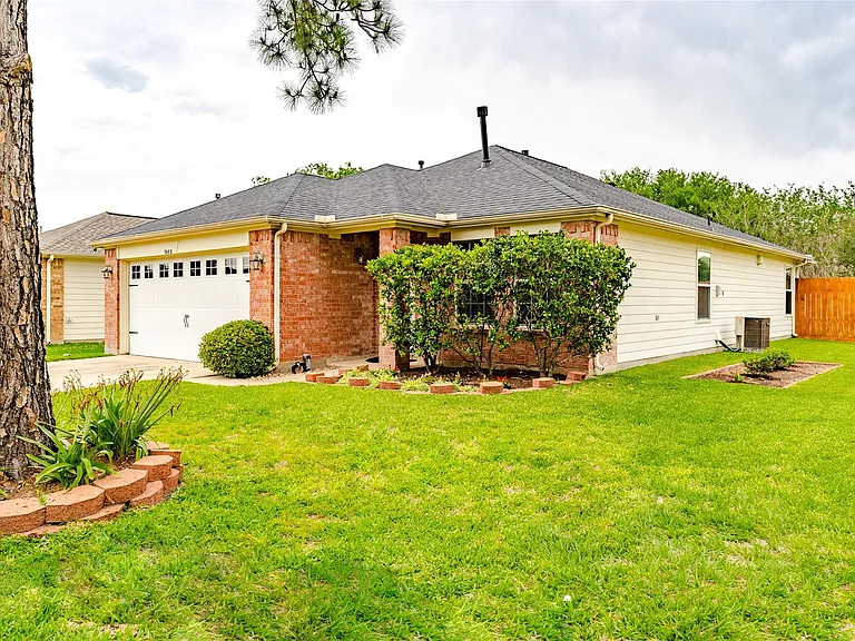 7602 Little Thicket Ct — Photo 2