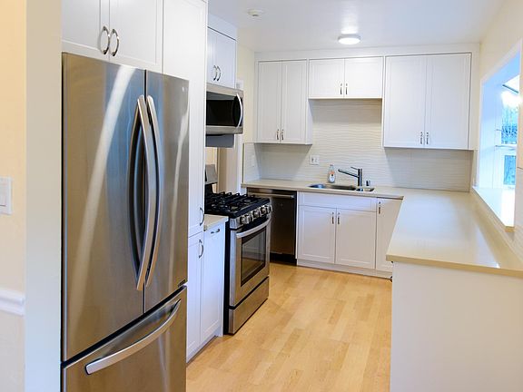 3rd image of 2177 Sunny Vista Dr