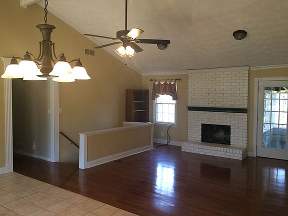 4th image of 1086 Mandalay Ct