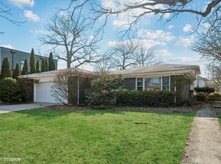 820 Barberry Rd, Highland Park, IL 60035