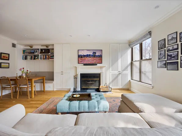 54 Willow Street image 1 of 10