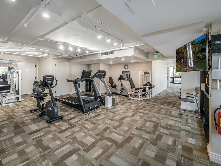 4751 Gulf Shore Blvd N #Penthouse 7 — Photo 35