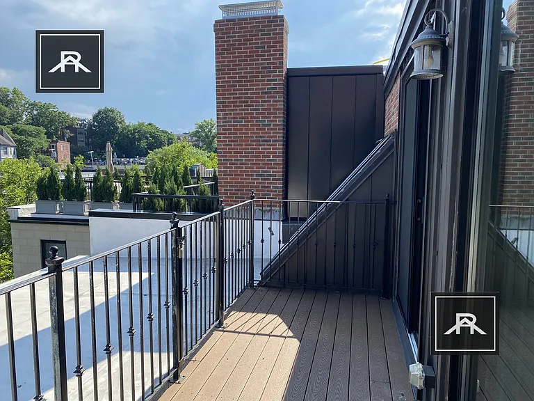 1618 Beacon St #3 — Photo 3