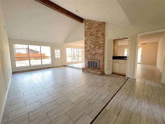 3rd image of 2415 Box Oak Pl