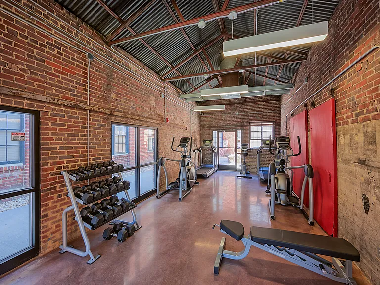 Long Lofts — Photo 9